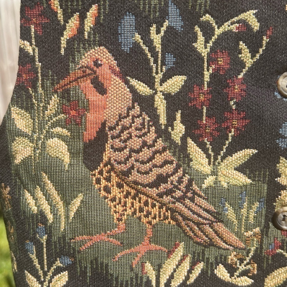 Vintage Woven Tapestry Patchwork Animal Floral
Print Vest Small - Picture 7 of 8